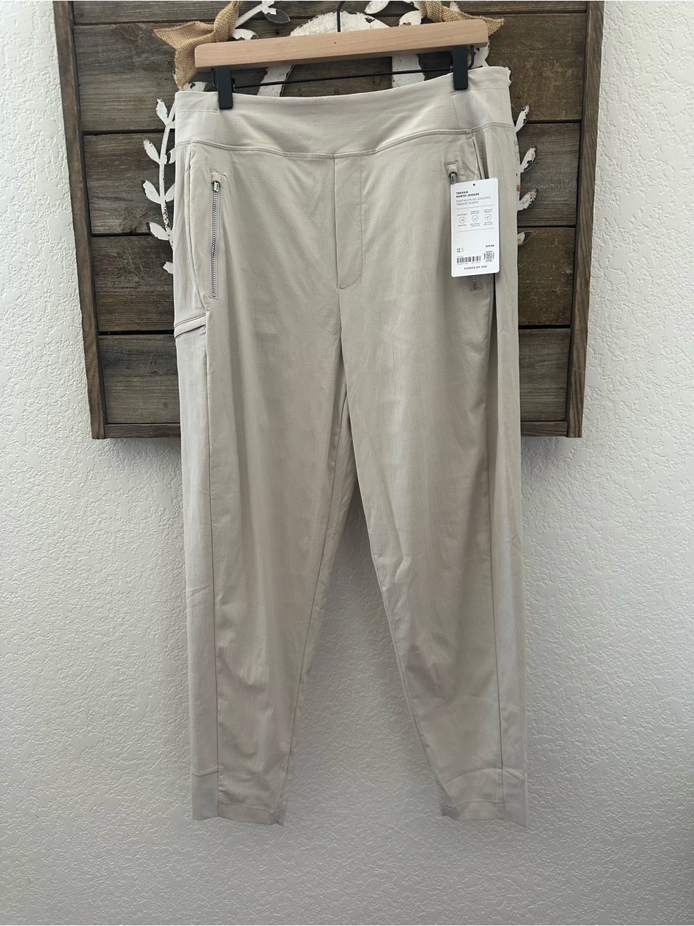 Athleta Trekkie North Light Beige Casual Zip-Pocket Jogger Pants size 12 NWT